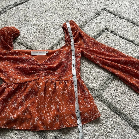 ASTR The Label Burnt Orange/Rust Floral Sweetheart Ruched Blouse Size Small - Picture 8 of 10